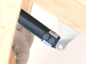 負荷調整型の油圧シリンダー