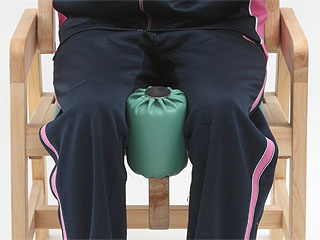 レッグアダクション（内転筋、骨盤底筋）のトレーニング開始位置