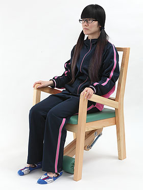 椅子に座った状態